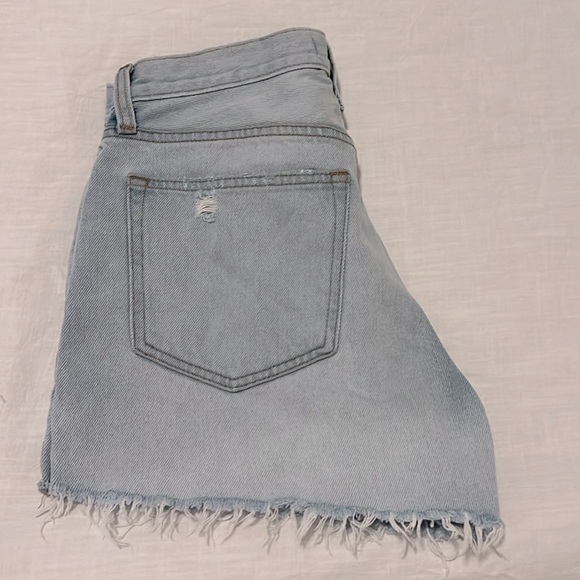 Abercrombie & Fitch Curve Love MidRise Boyfriend Denim Shorts Destructed 28 / 6 - Picture 9 of 11